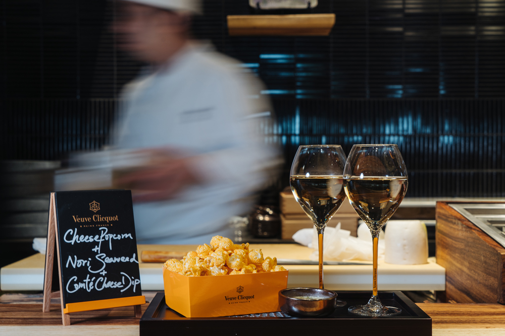 Cheese popcorn with nori seaweed and Comté cheese dip 